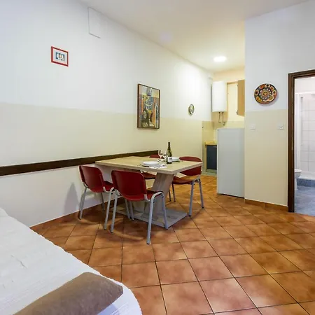 Luksi Apartmán *